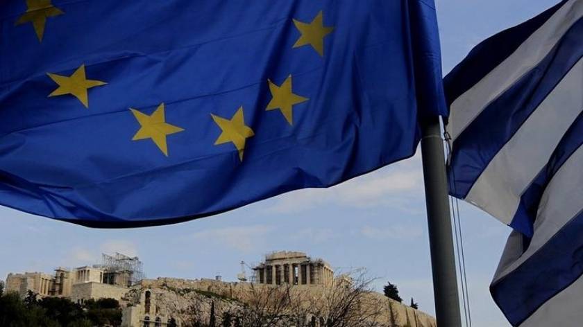 Economist: Η Ελλάδα δεν μπορεί να φύγει τόσο γρήγορα από το Μνημόνιο