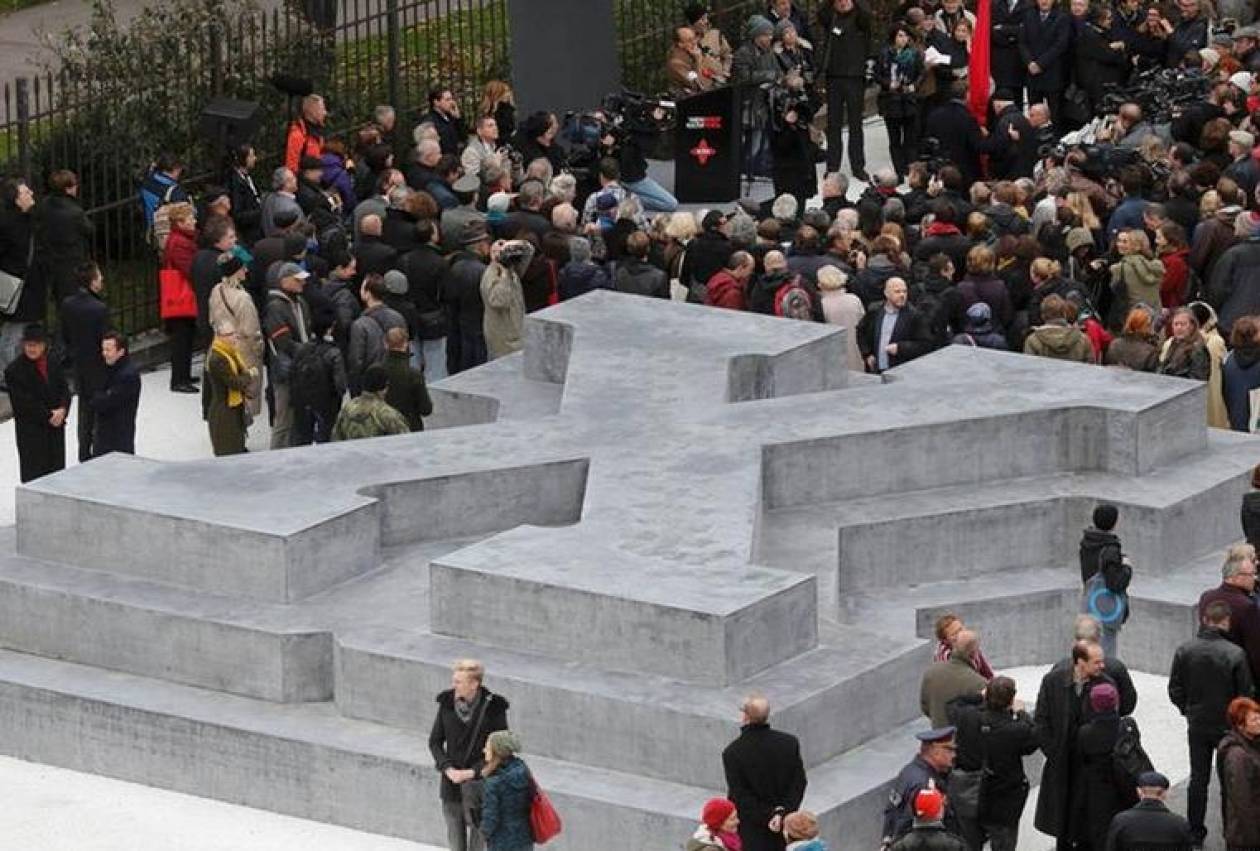 Αυστρία: Τα αποκαλυπτήρια του μνημείου για τους λιποτάκτες της Βέρμαχτ