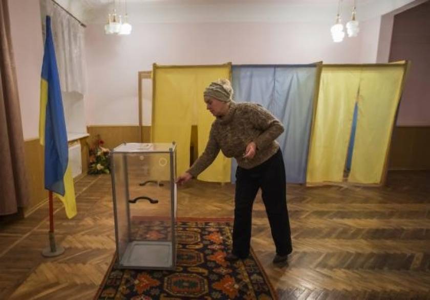 Άνοιξαν οι κάλπες στην Ουκρανία