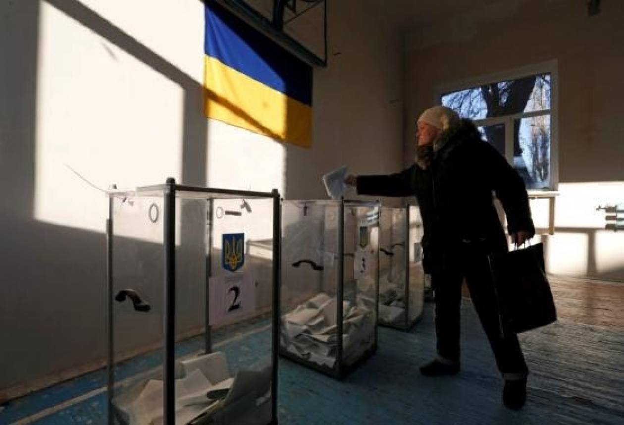 Μόσχα: Ευκαιρία για ειρήνη οι ουκρανικές βουλευτικές εκλογές- Πυρά στο Ντονέτσκ