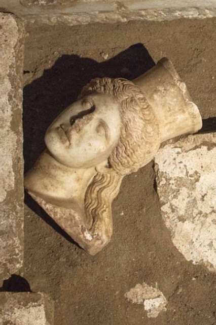 Amphipolis: A "breath" from the uncovering of the ancient floor of the third chamber