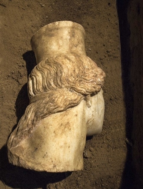 Amphipolis: A "breath" from the uncovering of the ancient floor of the third chamber