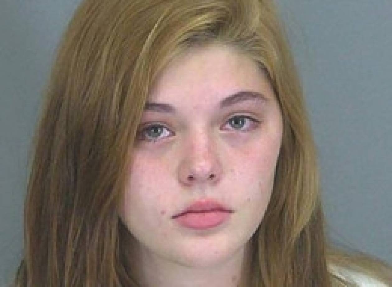 Συνέλαβαν 18χρονη την ώρα που έκλεβε ερωτικά αξεσουάρ