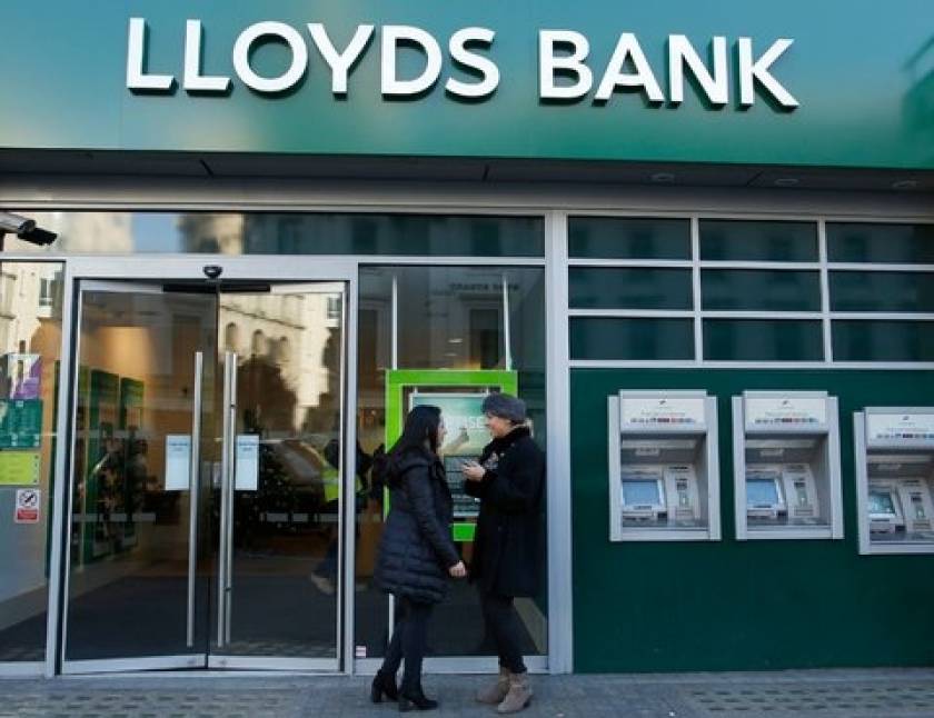 Lloyds: Κατάργηση περίπου 9.000 θέσεων εργασίας