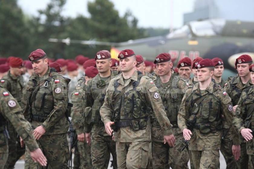 Βαρσοβία: Ενισχύει τις στρατιωτικές δυνάμεις της στα ανατολικά σύνορά της