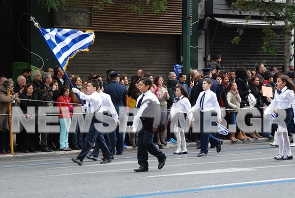 Η μαθητική παρέλαση μέσα από εικόνες (pics)