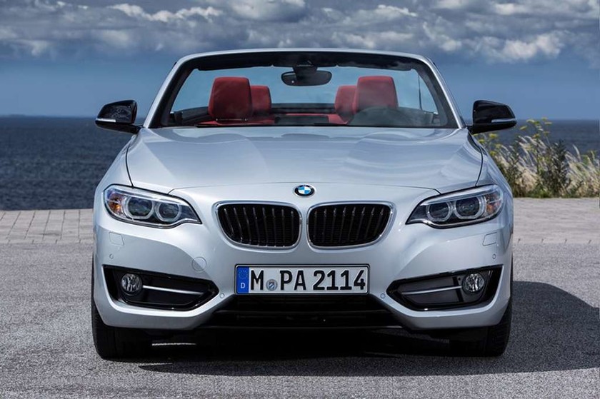 BMW Σειρά 2 Cabrio:Στα εξωτερικά χαρακτηριστικά διακρίνουμε τη διαφορετική εξωτερική σχεδίαση