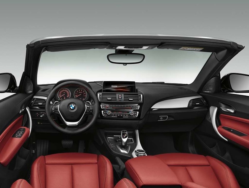 BMW Σειρά 2 Cabrio: Οδηγοκεντρικό cockpit, με υλικά υψηλής ποιότητας και φινίρισμα με ειδικές πινελιές για κάθε μοντέλο