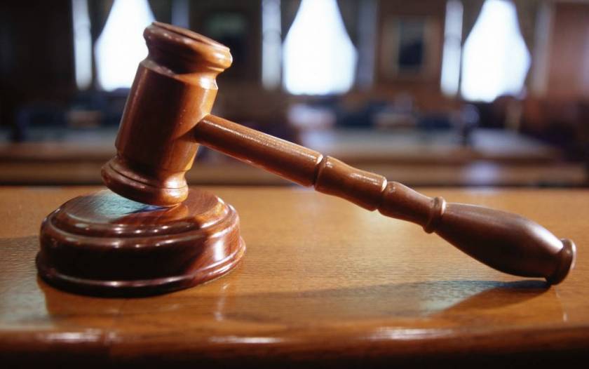 Καταδίκη «χάδι» δύο νεαρών που κατηγορούνται για υπόθεση βιασμού ανήλικης