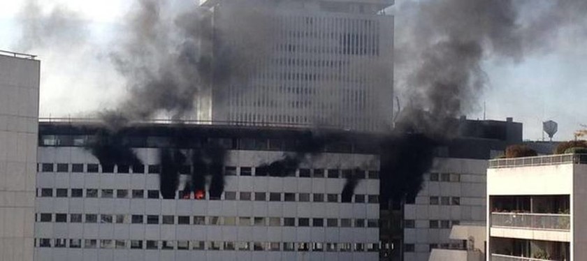 Παρίσι: Σοβαρές υλικές ζημιές  από την πυρκαγιά στο κτίριο του κρατικού ραδιοφώνου 