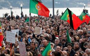 Πορτογαλία: Χιλιάδες δημόσιοι υπάλληλοι διαδήλωσαν κατά της λιτότητας