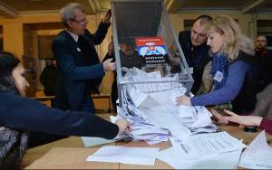 Η Μόσχα «σέβεται» τα αποτελέσματα των εκλογών στην ανατολική Ουκρανία