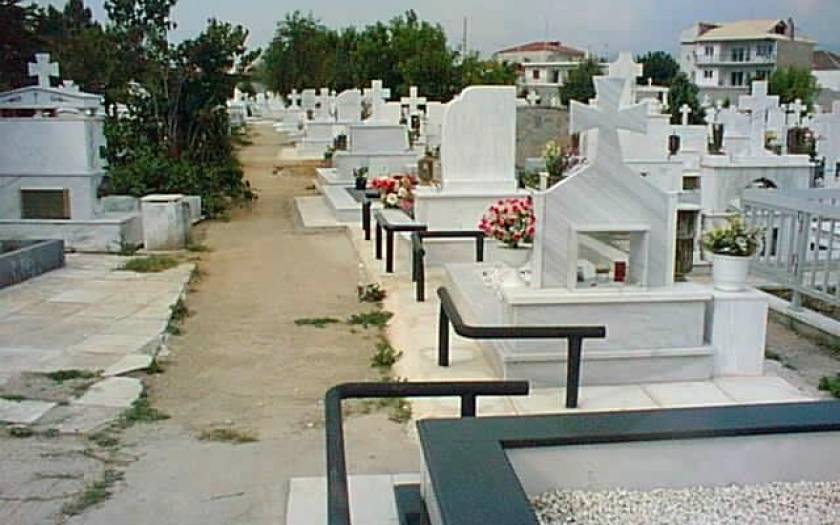 Ιωάννινα: Αθίγγανοι πήγαν να λεηλατήσουν το κοιμητήριο του Περάματος