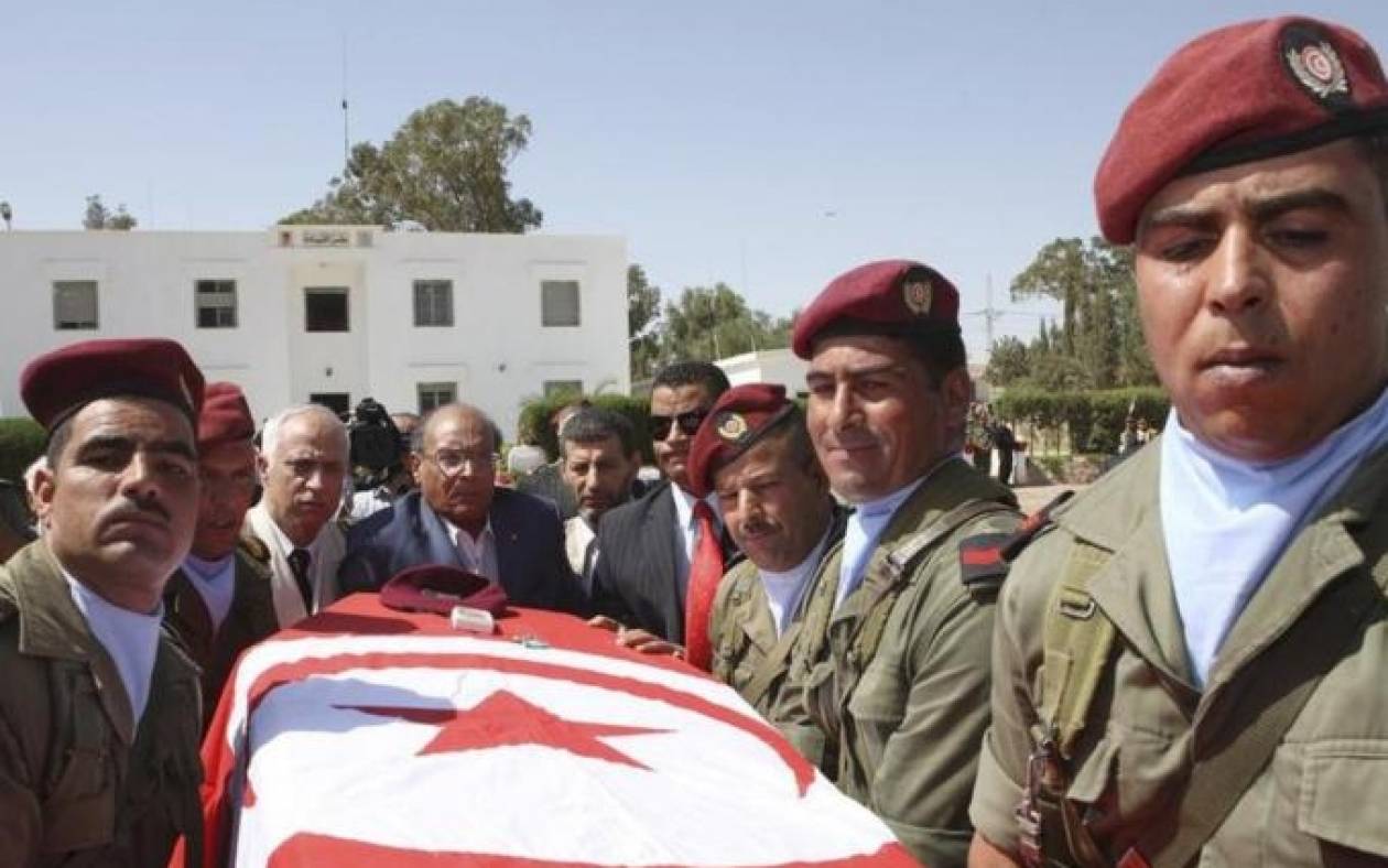 Τυνησία: Επίθεση ενόπλων με τρεις νεκρούς στρατιώτες