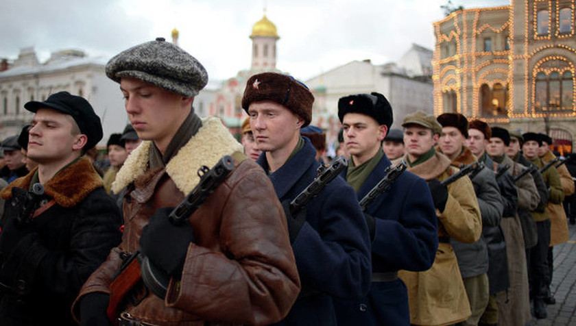 Ρωσία: 97 χρόνια από την Οκτωβριανή Επανάσταση 