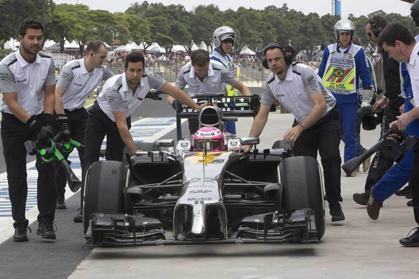 Τι θα γίνει τελικά με το... μέλλον του Jenson Button; Η Porsche διέψευσε πως υπάρχει συνεργασία για το πρωτάθλημα αντοχής  