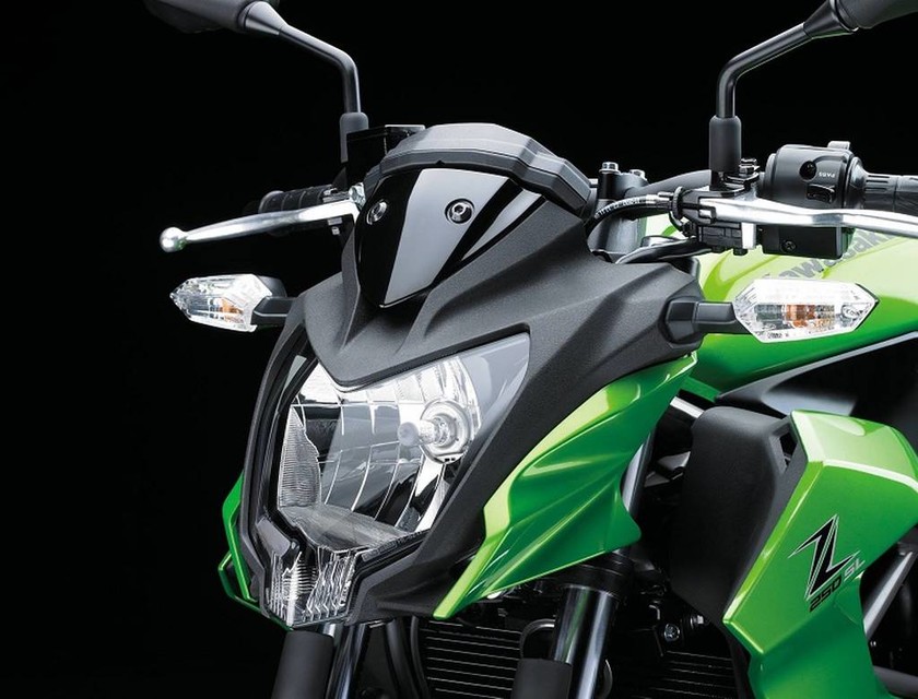 Kawasaki:  Z250SL το νέο Supernaked 