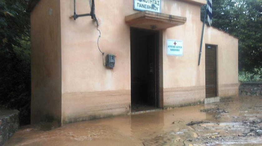 Πλημμύρισε αγροτικό ιατρείο σε χωριό της Κισάμου (Pics)