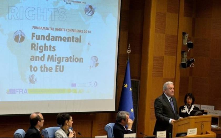 Αβραμόπουλος: Προτεραιότητα της Ε.Ε. το μεταναστευτικό
