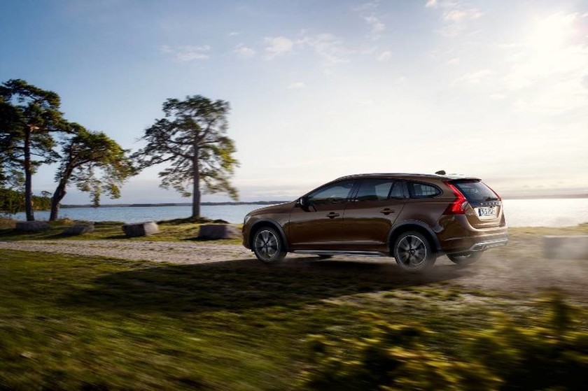 Volvo: V60 Cross Country το περιμένουμε στην Ευρώπη στις αρχές του 2015