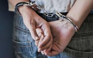 Δύο συλλήψεις για κλοπή και ναρκωτικά στην Πυλία