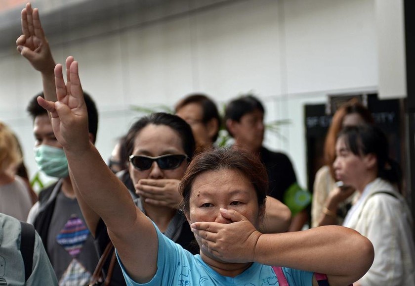 Ταϊλάνδη: Συνελήφθησαν επειδή χαιρέτισαν α λα Hunger Games!