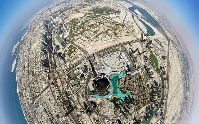 Τρομακτική selfie στην κορυφή του Burj Khalifa