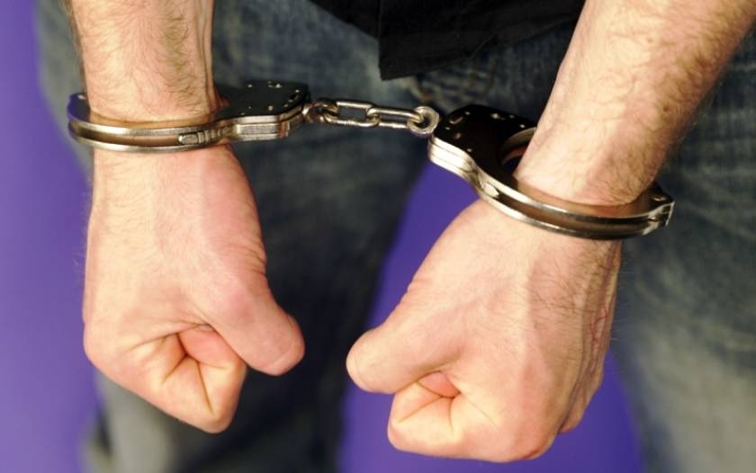 Τρεις συλλήψεις για απόπειρα κλοπής και πλαστογραφία