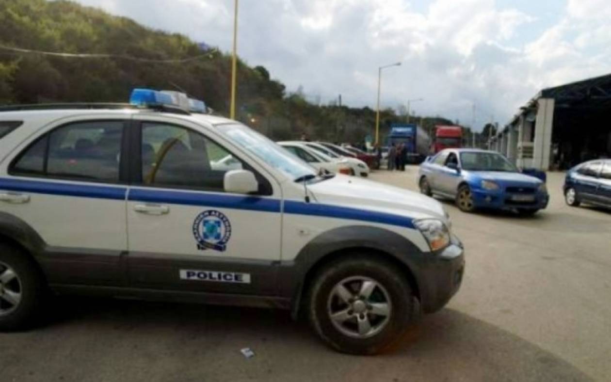 Μπλόκο στο Κρυονέρι – Τέσσερις συλλήψεις αλλοδαπών