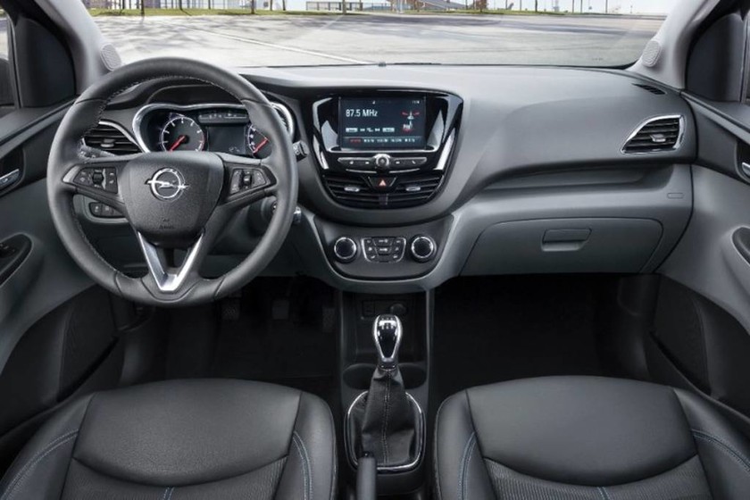 Οι επιβάτες του KARL θα μπορούν να χρησιμοποιούν το βραβευμένο σύστημα infotainment IntelliLink της Opel