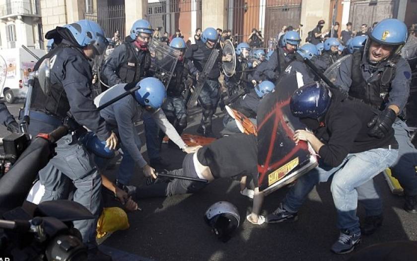 Ρώμη: Τρεις τραυματίες σε συγκρούσεις διαδηλωτών-αστυνομίας