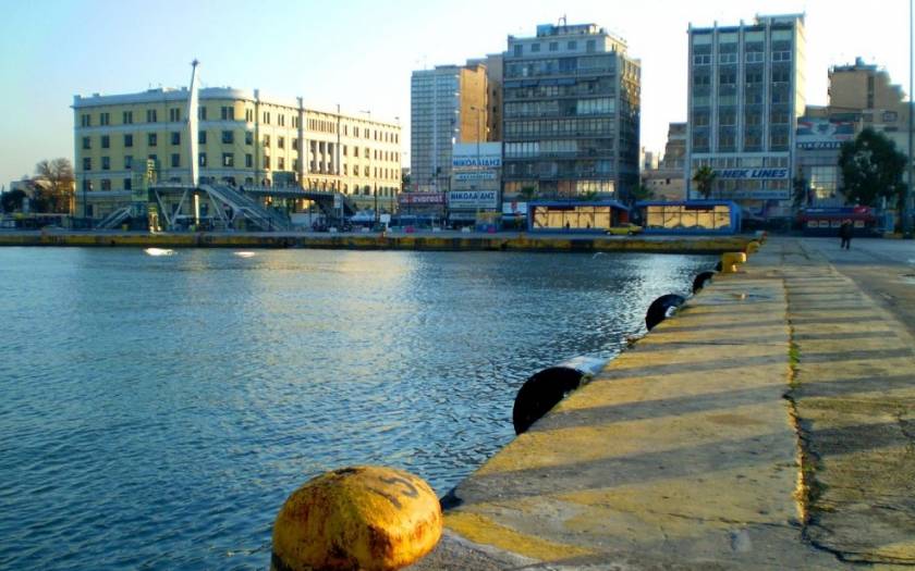 Βρέθηκε ακρωτηριασμένο πτώμα στο λιμάνι του Πειραιά