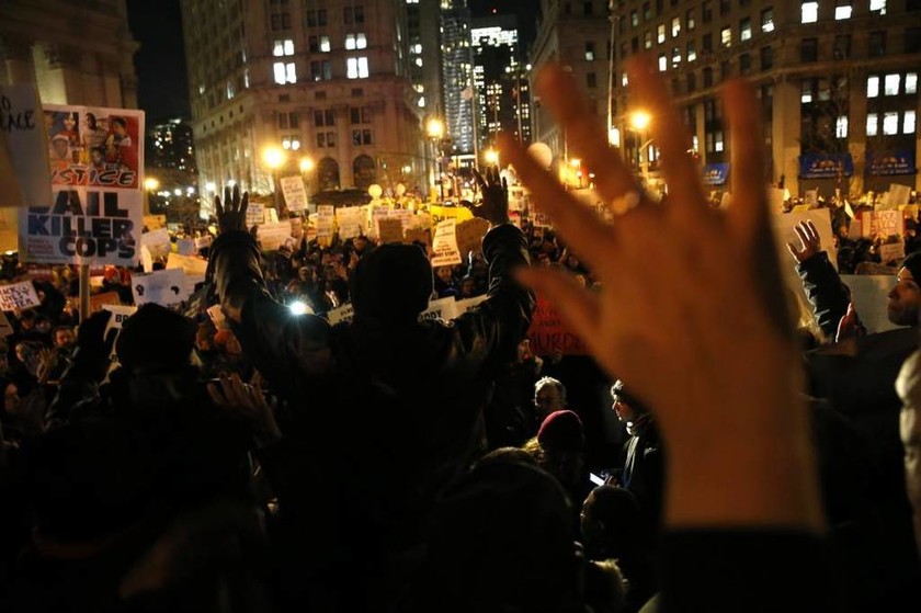 ΗΠΑ: Αυξάνεται η οργή για την αστυνομική βία εναντίον μαύρων