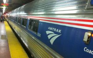 ΗΠΑ: Άγνωστος επιτέθηκε με μαχαίρι σε επιβάτες τρένου