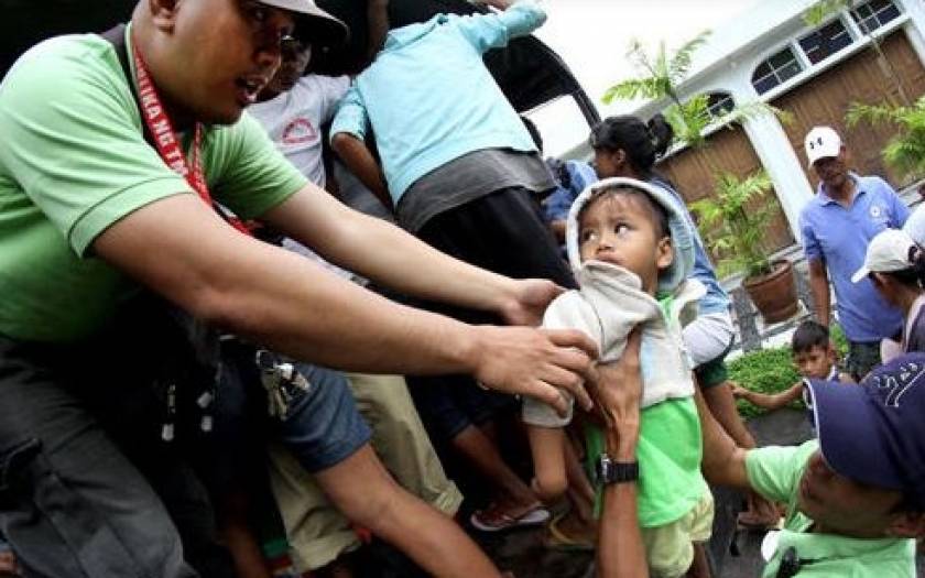 Παλεύουν με τον τυφώνα Χαγκουπίτ στις Φιλιππίνες
