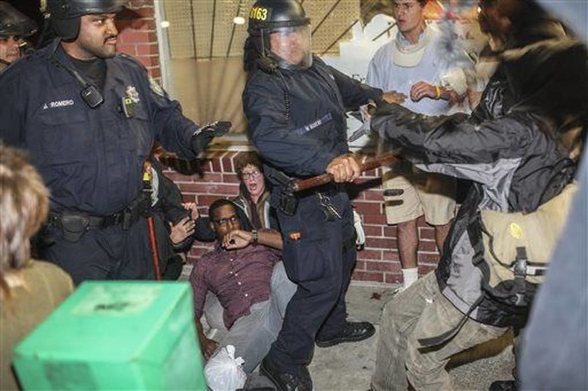 ΗΠΑ: Επεισοδιακές διαδηλώσεις κατά της αστυνομικής βίας 