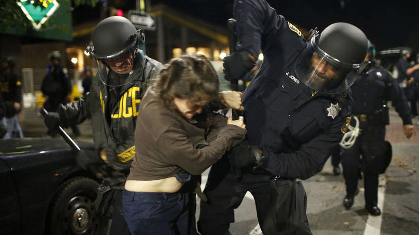 ΗΠΑ: Επεισοδιακές κινητοποιήσεις κατά της αστυνομικής βίας 