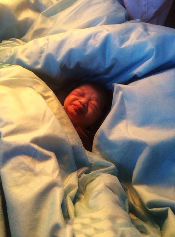 Κίνα: Πέταξε το νεογέννητο μωρό της στην τουαλέτα!