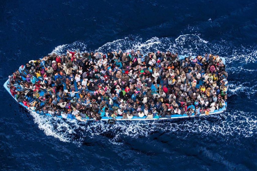 Μεσόγειος: εκατοντάδες ψυχές αναζητούν ελπίδα