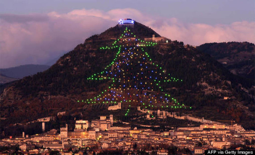 Οι Ιταλοί γνωρίζουν από... Χριστουγεννιάτικα δέντρα 