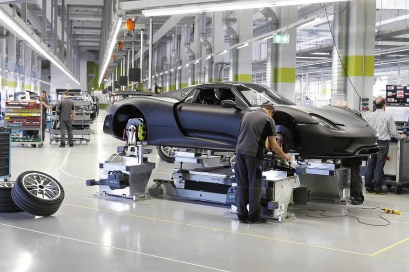 Porsche: Η 918 Spyder ξεπούλησε ετοιμάζεται η διάδοχος της