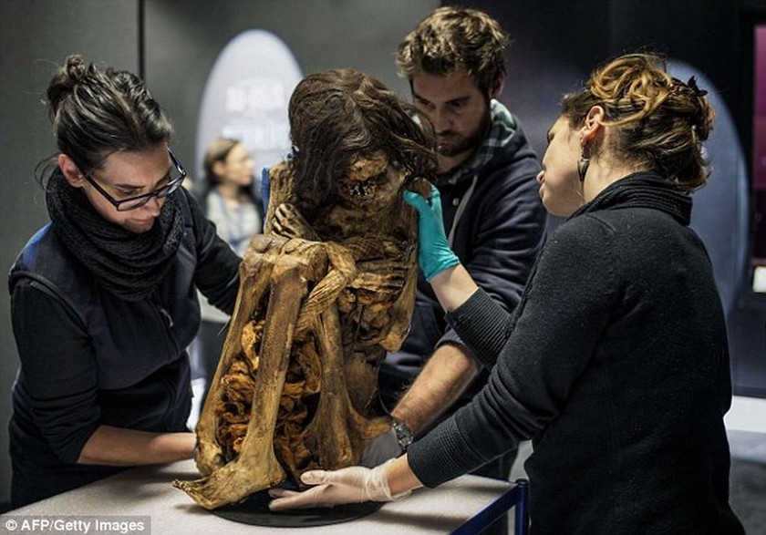 Μούμια ηλικίας 1.000 ετών ανακαλύφθηκε στο Περού (pics)