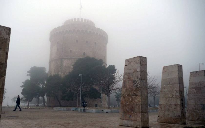 Καιρός: Πυκνή ομίχλη στη Θεσσαλονίκη