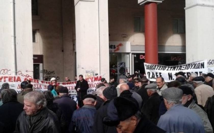 Θεσσαλονίκη: Πορεία συνταξιούχων ενάντια στις περικοπές