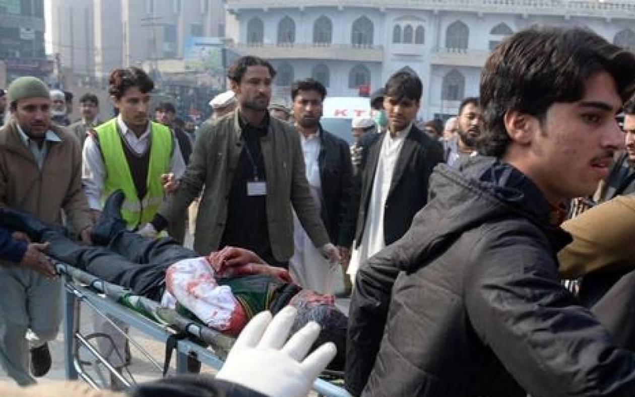 Διεθνής κατακραυγή για το μακελειό των Ταλιμπάν στο Πακιστάν