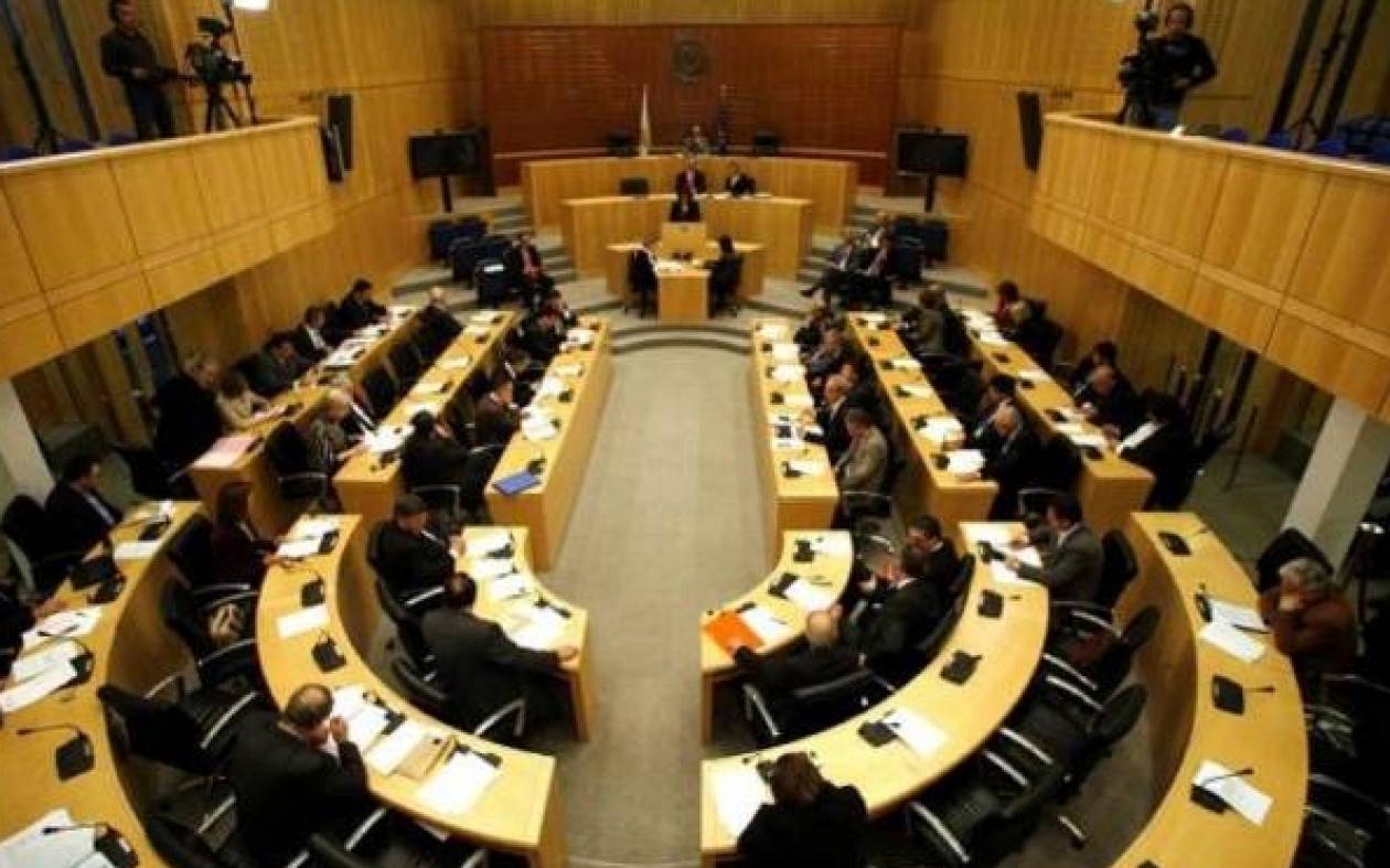 Κύπρος: Ψηφίστηκε ο δεύτερος μνημονιακός προϋπολογισμός
