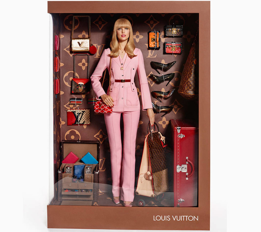 Μοντέλα σε συσκευασία Barbie από τη Vogue 