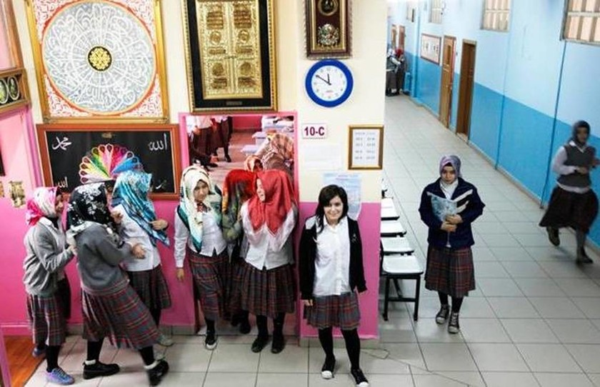 Τουρκία: Τα σχολεία της... μαντίλας (pics)