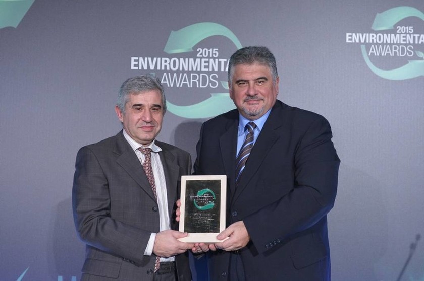 Από αριστερά ο κος Παναγιώτης Βασιλείου, Πρόεδρος του Πράσινου Ταμείου του Υπουργείου Περιβάλλοντος, Ενέργειας & Κλιματικής Αλλαγής  και ο Θοδωρής Καππάτος BU Manufacturing and Engineering Manager Coca-Cola Τρία Έψιλον Ελλάδος και Κύπρου