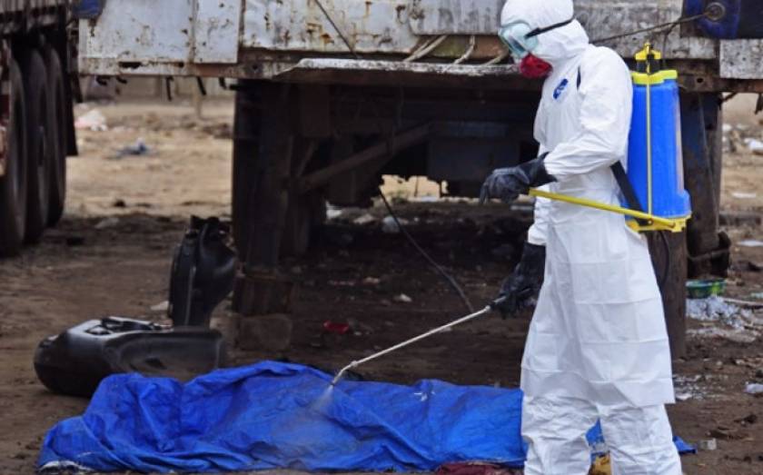 Έμπολα: Στους 7373 οι νεκροί του θανατηφόρου ιού